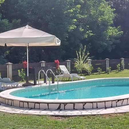 Kuca Za Odmor Mazuran Villa Karlovac Eksteriør billede