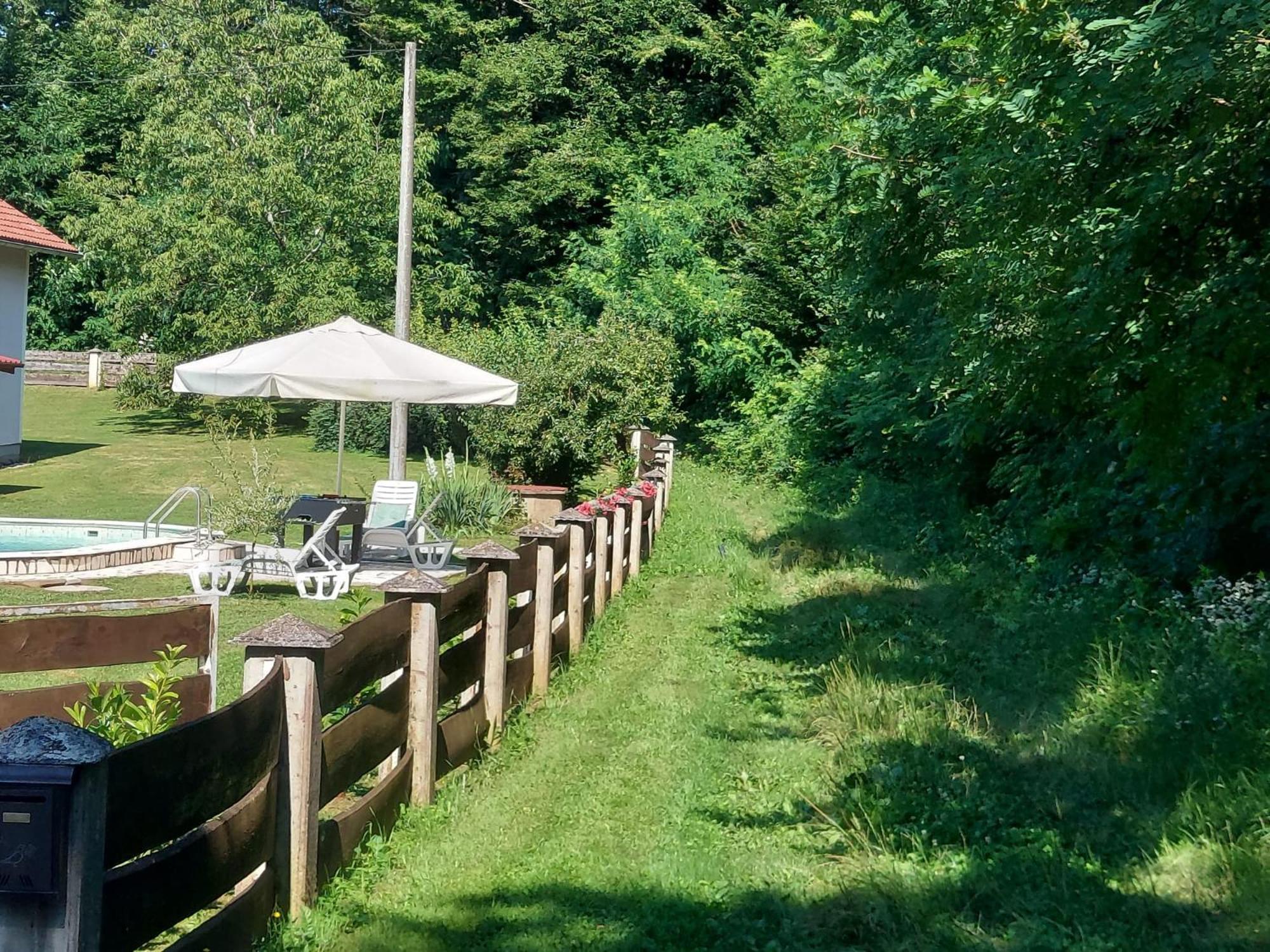 Kuca Za Odmor Mazuran Villa Karlovac Eksteriør billede